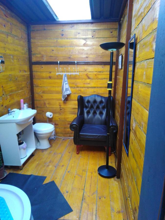 Xenia Bed & Breakfast ウィントフーク エクステリア 写真