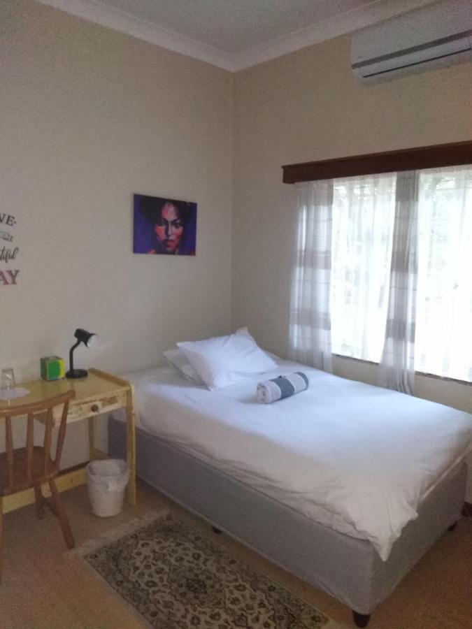 Xenia Bed & Breakfast ウィントフーク エクステリア 写真