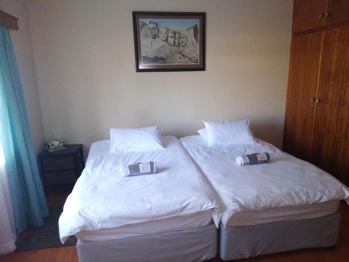 Xenia Bed & Breakfast ウィントフーク エクステリア 写真