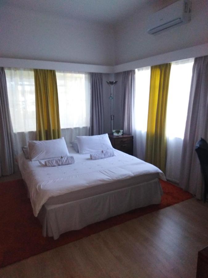 Xenia Bed & Breakfast ウィントフーク エクステリア 写真