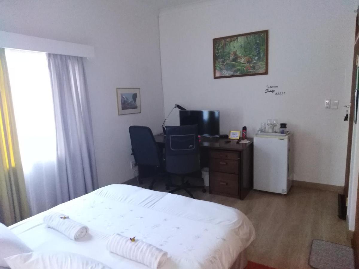 Xenia Bed & Breakfast ウィントフーク エクステリア 写真