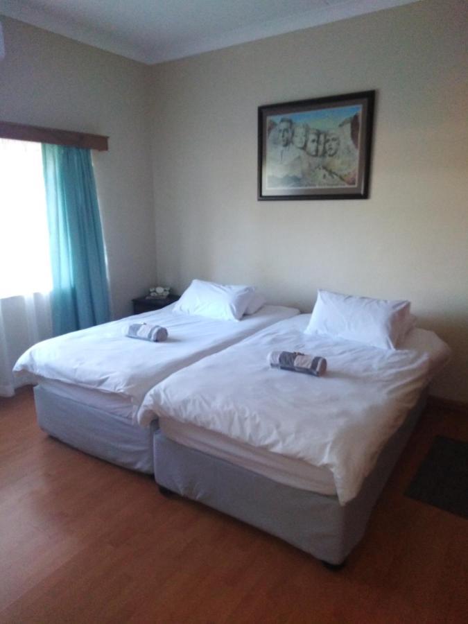 Xenia Bed & Breakfast ウィントフーク エクステリア 写真