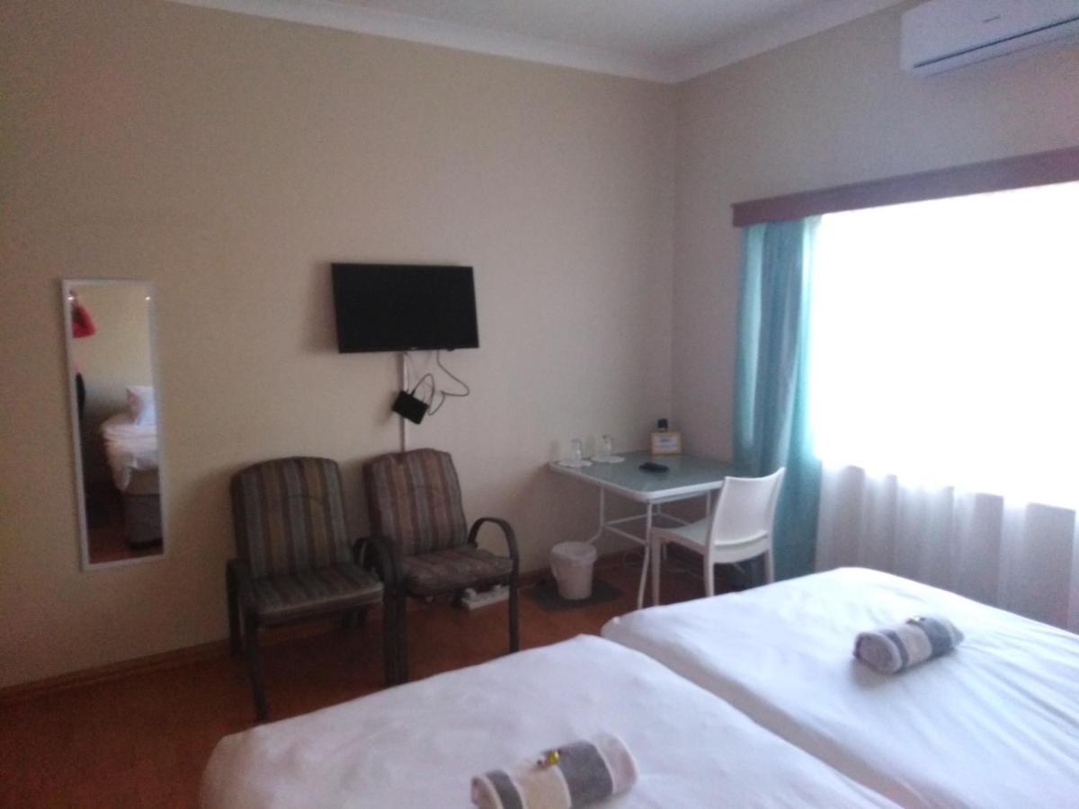 Xenia Bed & Breakfast ウィントフーク エクステリア 写真