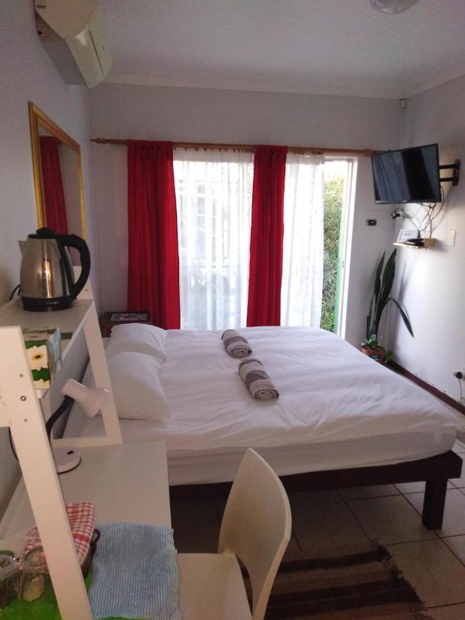 Xenia Bed & Breakfast ウィントフーク エクステリア 写真
