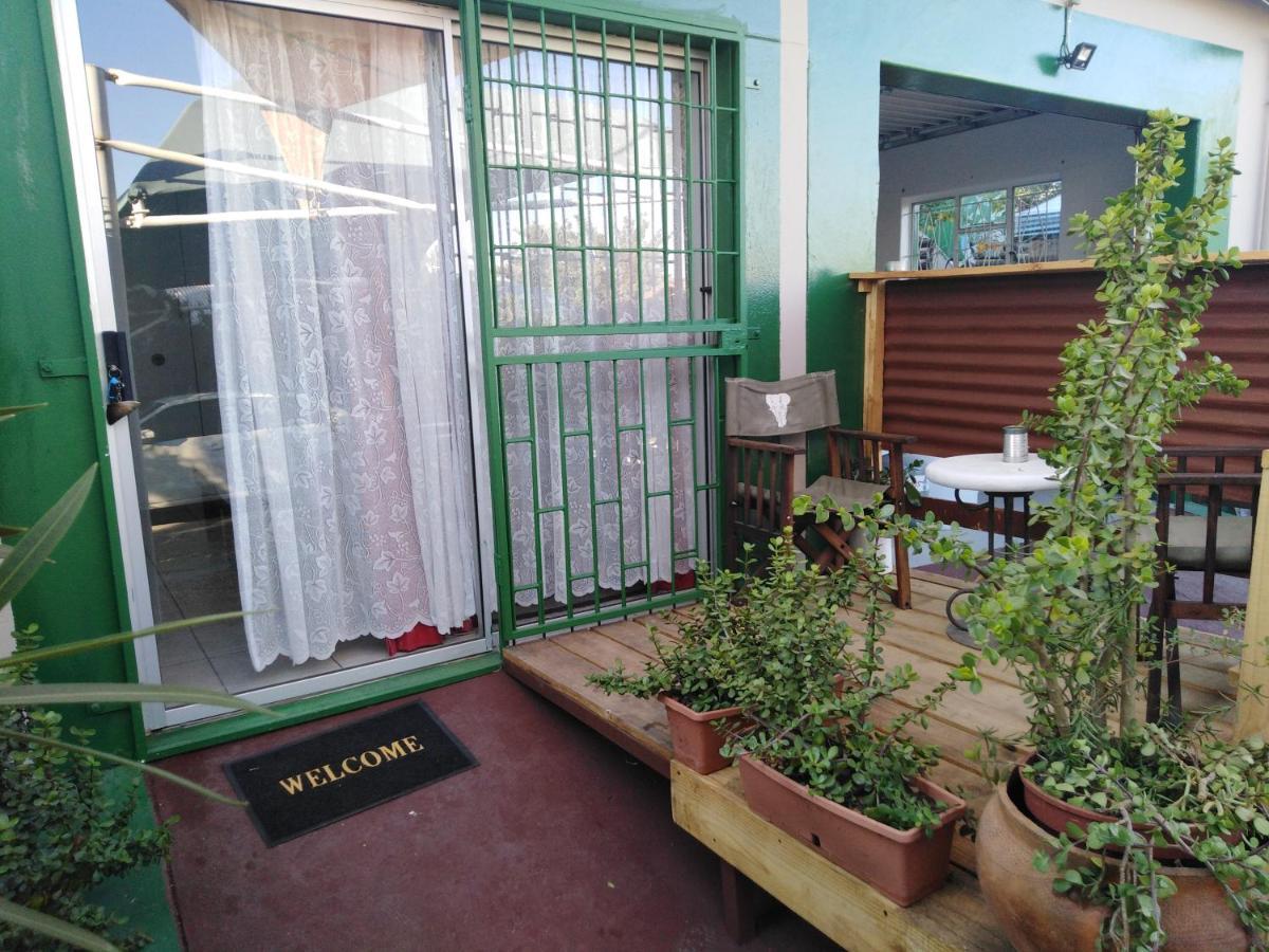 Xenia Bed & Breakfast ウィントフーク エクステリア 写真